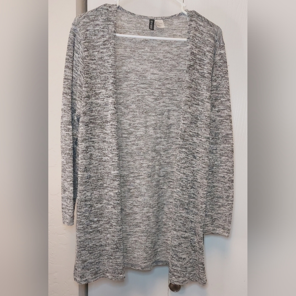 H & M Divided Cardigan Sweater Open Style Lightweight Size Large Layer Comfy